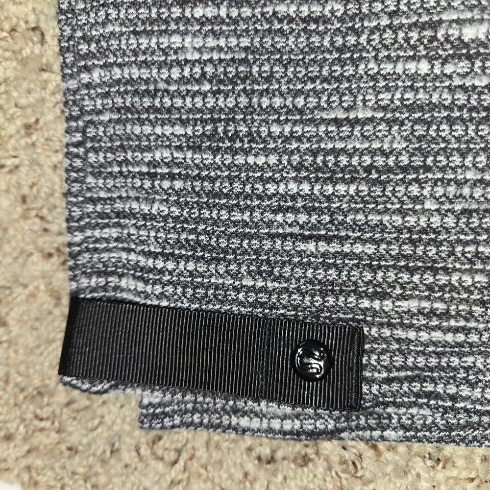 Lululemon vinyassa scarf